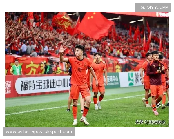 足球后卫门线救险,慢动作看哭无数球迷 足球后卫门线救险,慢动作看哭无数球迷