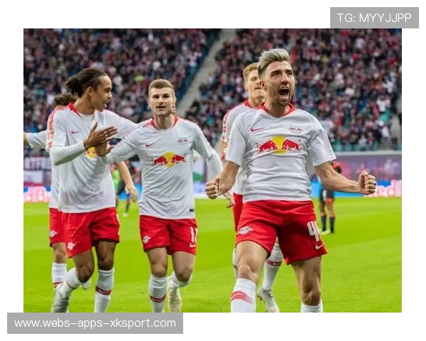 德甲莱比锡传导精准，前锋连续获得空档