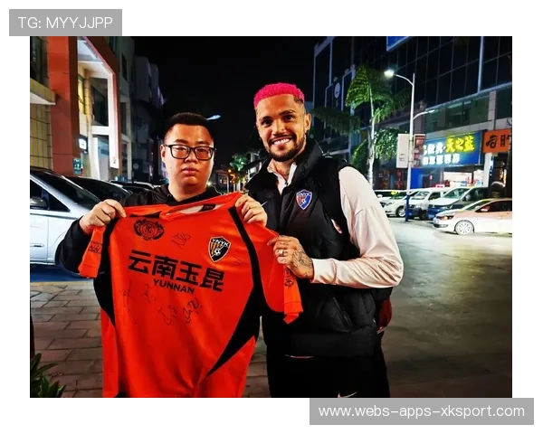 云南玉昆一次外线远射惊出一大片惊呼