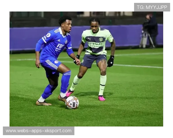 曼城U21逼抢训练更主动，未来之星展现出色防守艺术